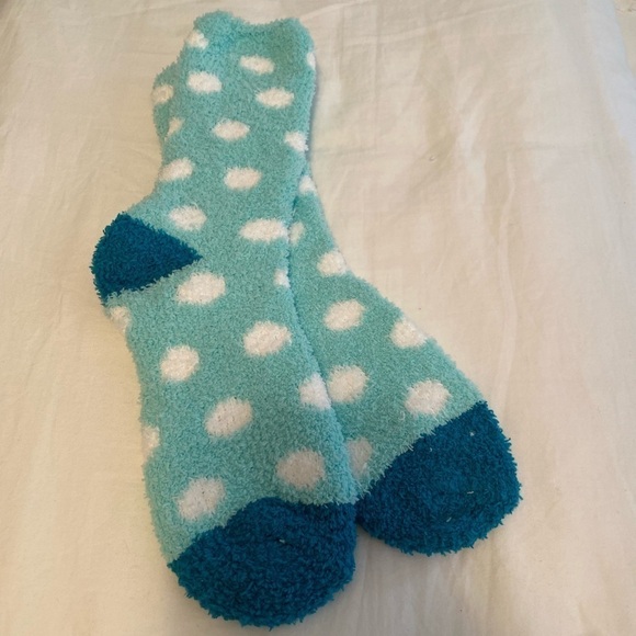 𝅺POLKA Dot Fuzzy Socks - Picture 4 of 7